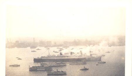 Queen Mary arrives in NY III